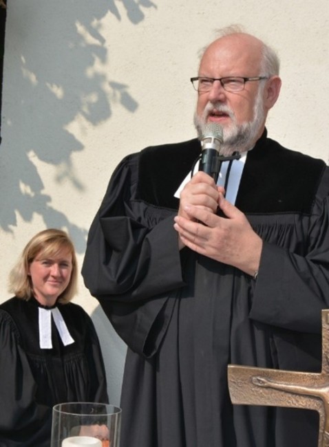 Martin Schlenk und Pfarrerin Dr. Stefanie Schön