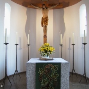 Erlöserkirche Altar von Vorne